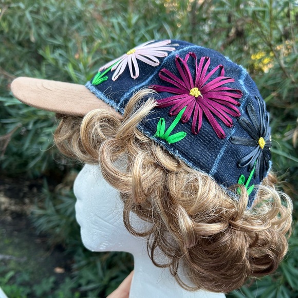 Vintage NEW handmade abstract floral embroidered on distressed denim OS - Picture 2 of 13